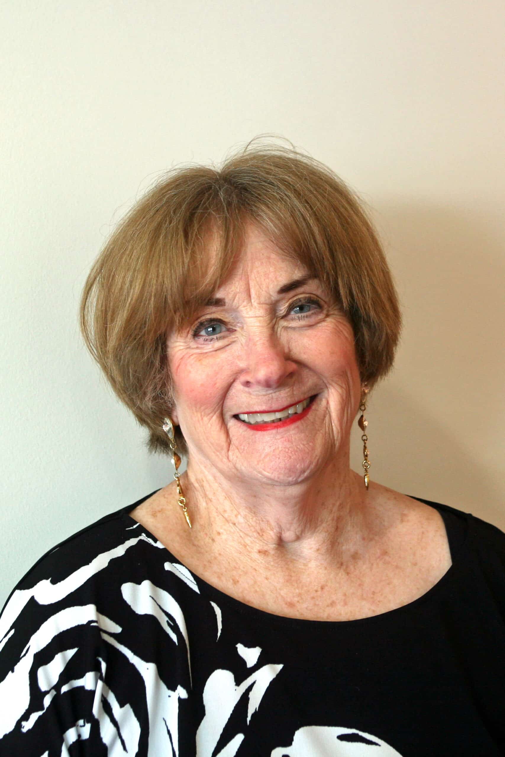 Carolyn Stegner Headshot